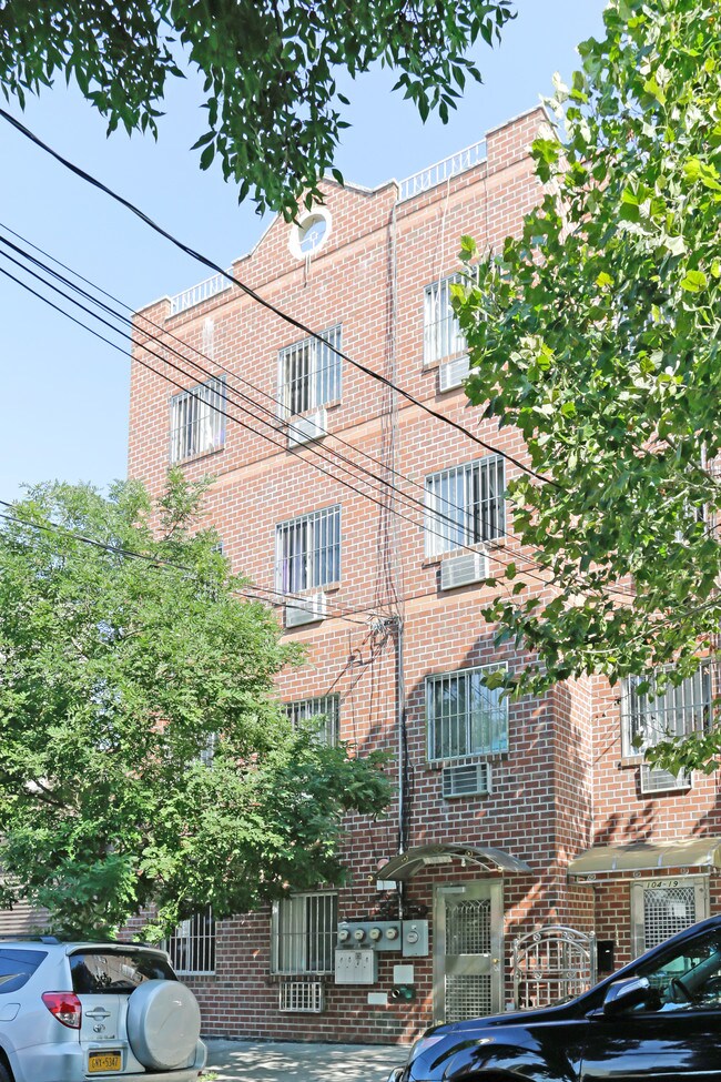 10417 37th Dr in Corona, NY - Foto de edificio - Building Photo