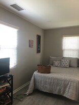 17 Nature in Irvine, CA - Building Photo