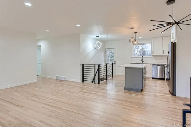 4090 W Wagon Trail Dr in Littleton, CO - Building Photo - Building Photo