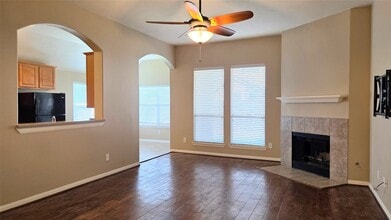 8807 Rolling Rapids Rd in Humble, TX - Building Photo - Building Photo