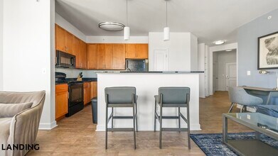 909 Mansion Dr, Unit 750-407 in Frederick, MD - Building Photo - Building Photo