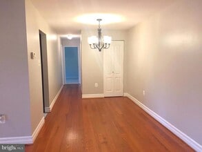 401 N Beauregard St, Unit Mayflower II in Alexandria, VA - Building Photo - Building Photo