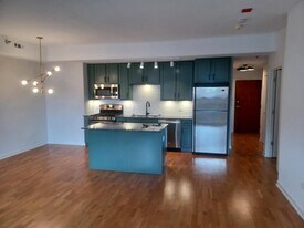 4350 N Broadway in Chicago, IL - Building Photo