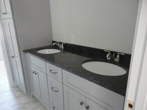 6 Elm St in Goffstown, NH - Building Photo - Building Photo