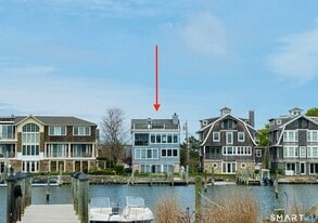 31 Atlantic Ave in Groton, CT - Building Photo