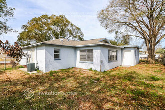 5024 Lillilea Ln in New Port Richey, FL - Foto de edificio - Building Photo