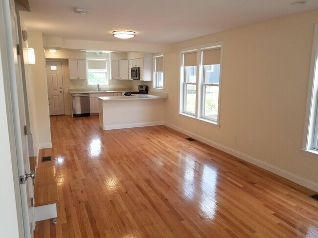 96 Waumbeck St in Boston, MA - Building Photo - Building Photo