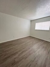 116 Dallas St SE, Unit C in Albuquerque, NM - Building Photo - Building Photo