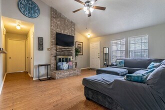 7347 Sunscape Way in San Antonio, TX - Building Photo - Building Photo