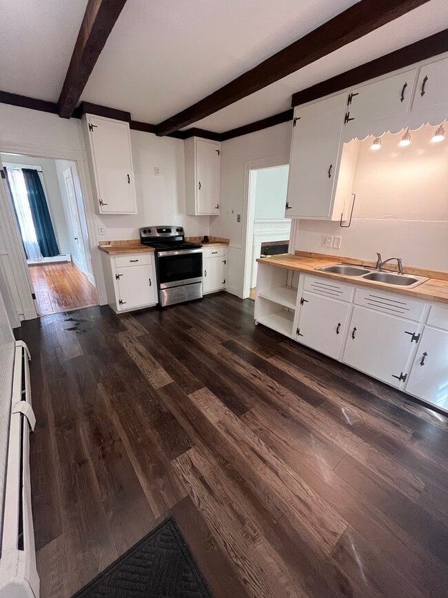 property at 14 West St