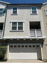 803 Hillman Ct. in Tustin, CA - Foto de edificio - Building Photo