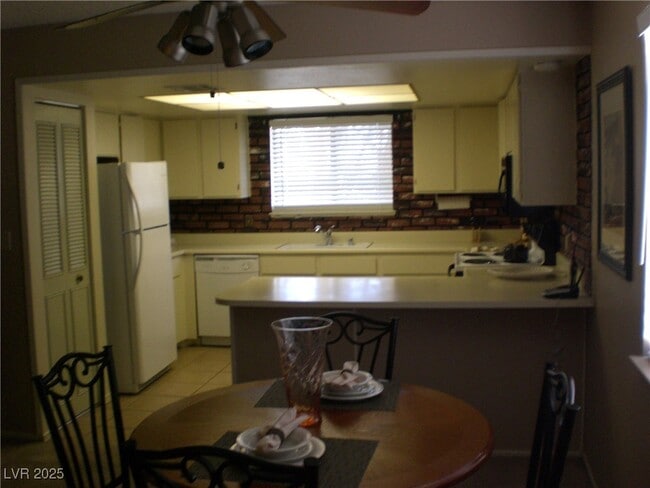 1959 Scimitar Dr in Henderson, NV - Building Photo - Building Photo