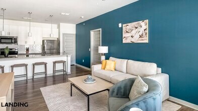 100 Wildwood Ct, Unit 1-1312 in Birmingham, AL - Foto de edificio - Building Photo