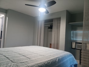 D4 10th Ave, Unit D4 10th Ave Stock Island FL 33040 in Stock Island, FL - Foto de edificio - Building Photo