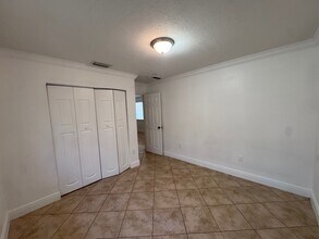 5900 SW 26th St in West Park, FL - Building Photo - Building Photo