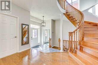 2183 Pheasant Ln in Oakville, ON - Building Photo - Building Photo