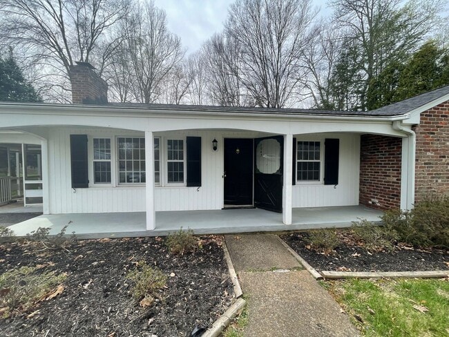 2047 Overbrook Rd in Lynchburg, VA - Building Photo - Building Photo