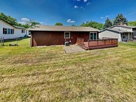 672 Krenz Ave in Cary, IL - Building Photo