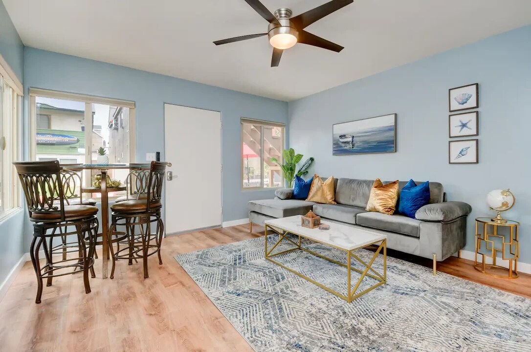 817 Island Ct, Unit 817 in San Diego, CA - Building Photo