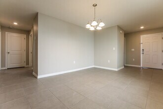 11437 Stone Pine St in Riverview, FL - Foto de edificio - Building Photo