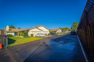 1286 Persimmon Ave in El Cajon, CA - Building Photo - Building Photo