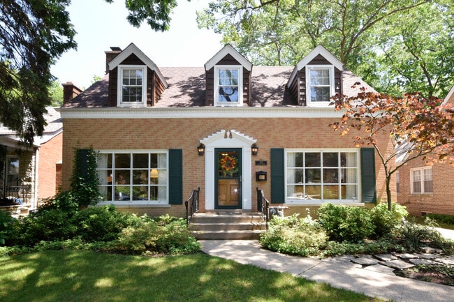319 Wesley Ave in Evanston, IL - Building Photo - Building Photo