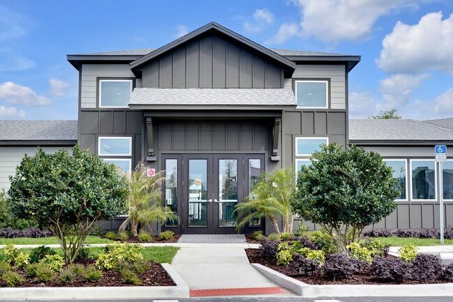 Magnolia at Lake Hamilton