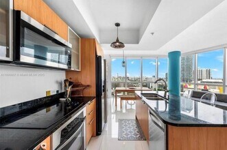480 NE 30th St, Unit 1607 in Miami, FL - Building Photo - Building Photo