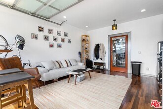 24 Westminster Ave in Los Angeles, CA - Foto de edificio - Building Photo