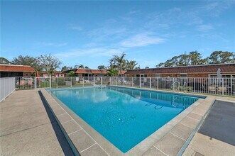 2710 Arbutus St in Naples, FL - Building Photo - Building Photo