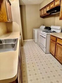 15321 Falmouth Ave photo'