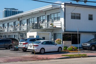 Pierre On the Bay in Miami Beach, FL - Building Photo - Building Photo