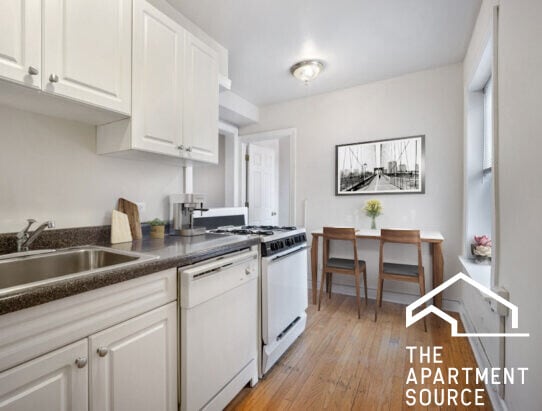 1206 W Wellington Ave, Unit 2 in Chicago, IL - Foto de edificio - Building Photo