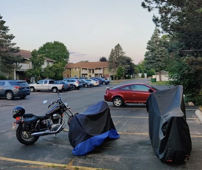 260 N Maple Rd in Saline, MI - Building Photo - Building Photo