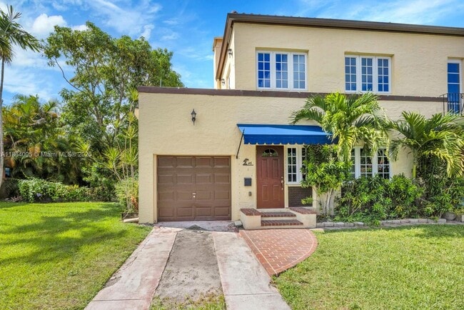 46 Montilla Ave in Coral Gables, FL - Building Photo - Building Photo
