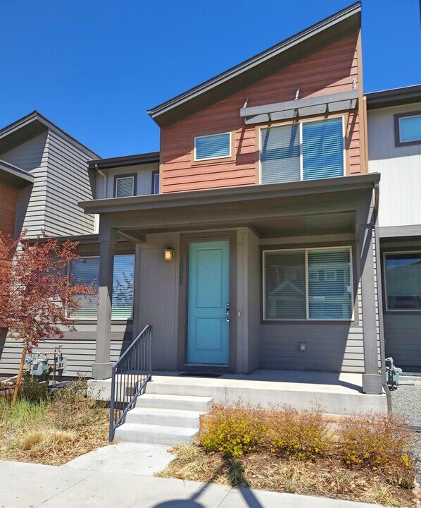 10005 E 59th Ave in Denver, CO - Building Photo