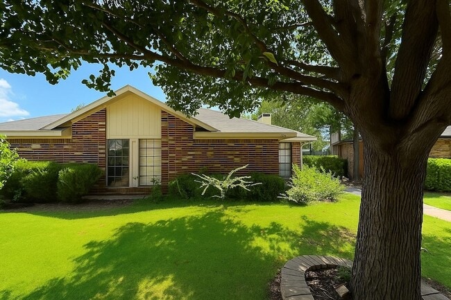 property at 2700 Clemson Cir
