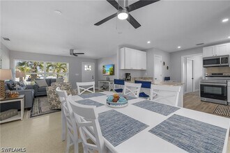2 Fairview Blvd in Fort Myers Beach, FL - Building Photo - Building Photo