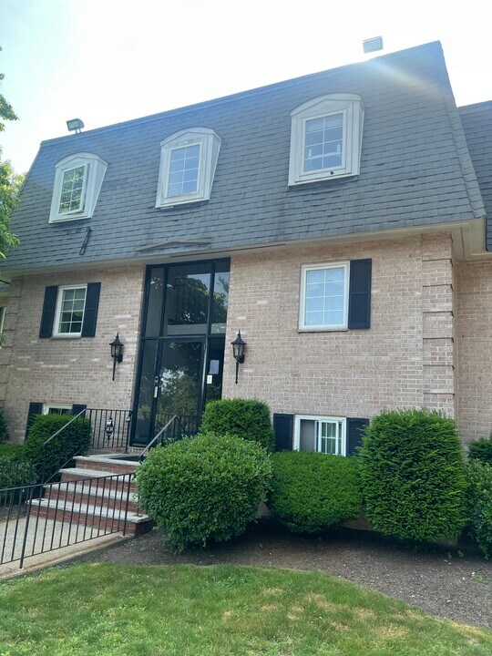 500 Northshore Rd, Unit 6A in Peabody, MA - Building Photo