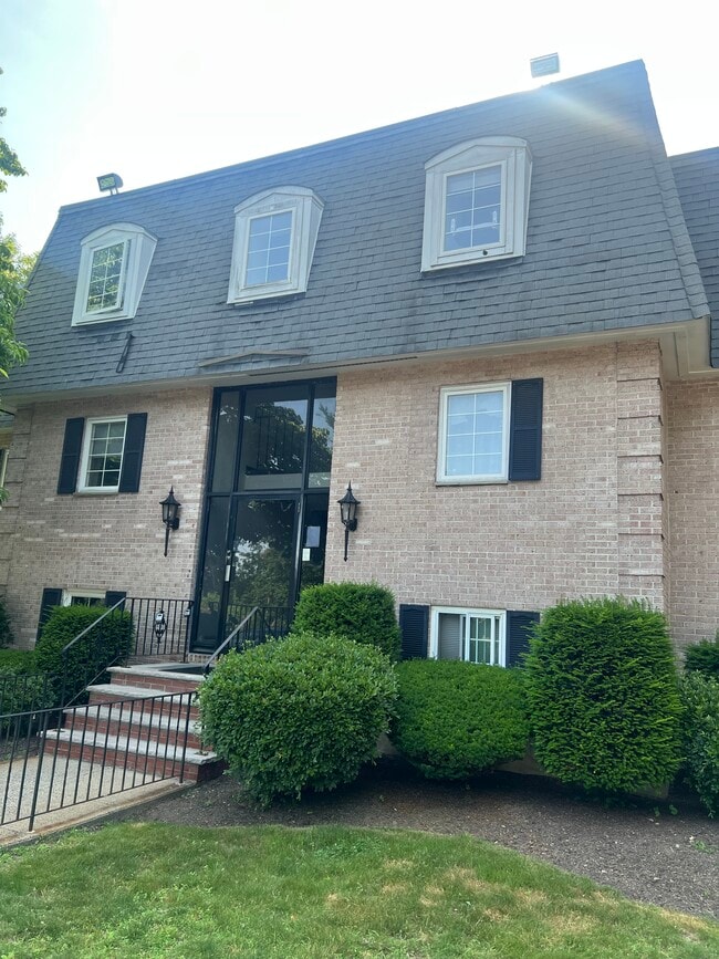 property at 500 Northshore Rd