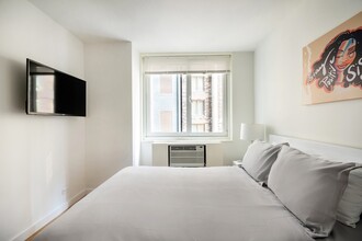 271 W 47th St in New York, NY - Building Photo - Building Photo
