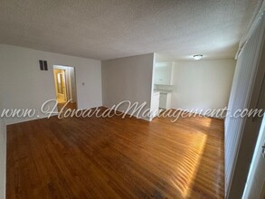 01427AM in Los Angeles, CA - Building Photo - Interior Photo