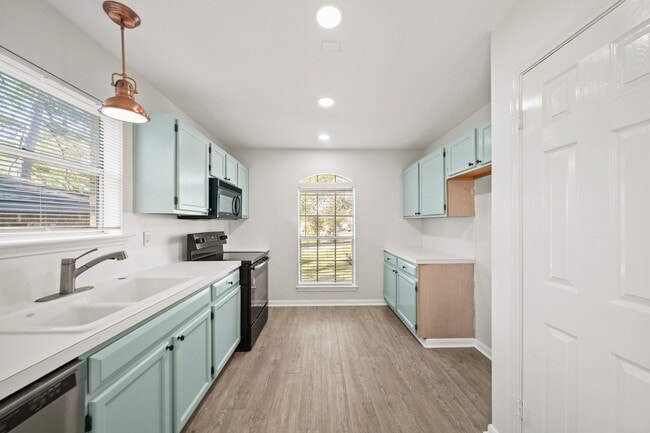 230 Cool Cove in Montgomery, TX - Building Photo - Building Photo