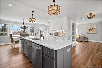 47 Hilton St in Darien, CT - Building Photo - Building Photo
