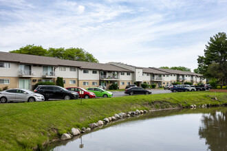 Old Willow Falls Condominiums in Prospect Heights, IL - Building Photo - Building Photo