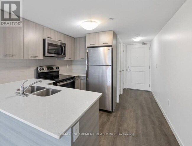 220 Cannon St E in Hamilton, ON - Building Photo - Building Photo