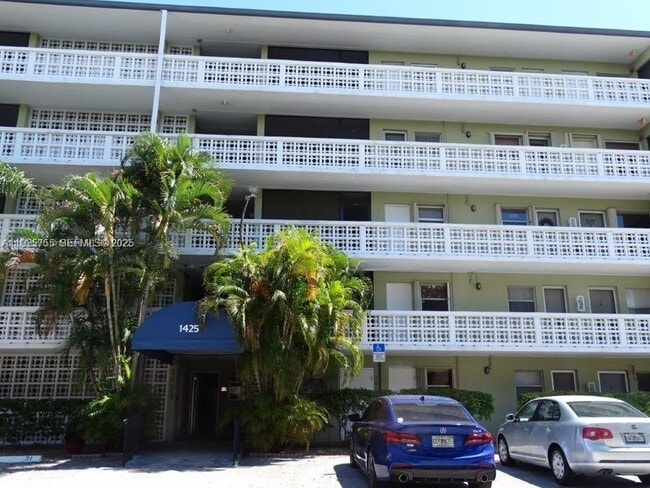 1425 Arthur St in Hollywood, FL - Building Photo - Building Photo