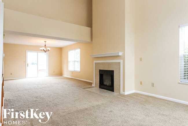 7228 Village Oaks Dr in Avon, IN - Building Photo - Building Photo