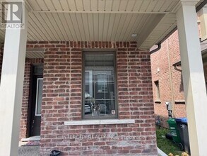 39 Divers Rd in Brampton, ON - Building Photo - Building Photo