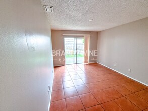 7821 Farnsworth Ct in Orlando, FL - Building Photo - Building Photo